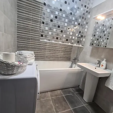 Apartament Moghioros Park Dum1 Готель