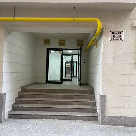Апартаменти Apartament Moghioros Park Dum1 *